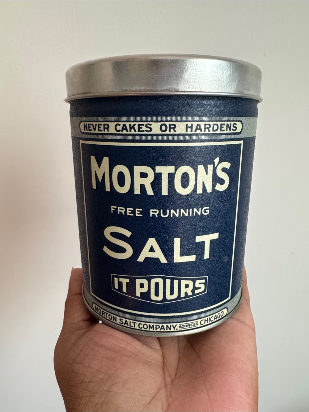 Morton's Free Running Salt Can - Navy & Cream